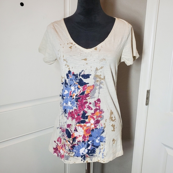 Eddie Bauer Beige Burnout Cotton Floral Short Sleeve Women's Top Size Medium EUC - Picture 1 of 16